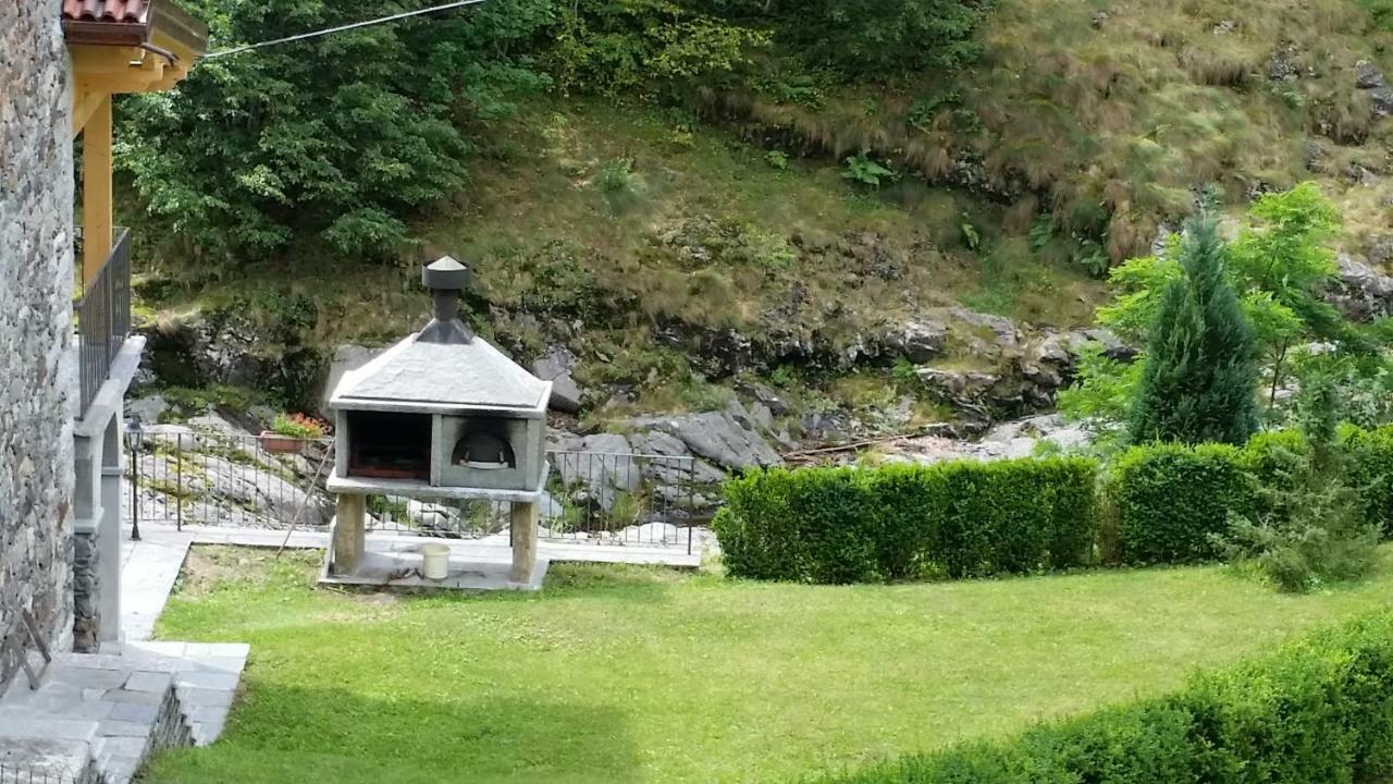 Ospitalità rurale familiare Land Wasser Acomodação com café da manhã Varallo Exterior foto